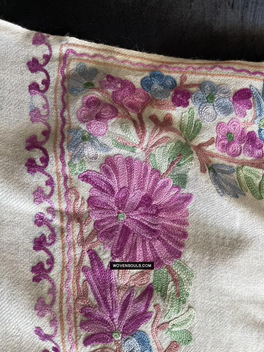 1699 SOLD White Embroidered Stole Shawl - Kashmir