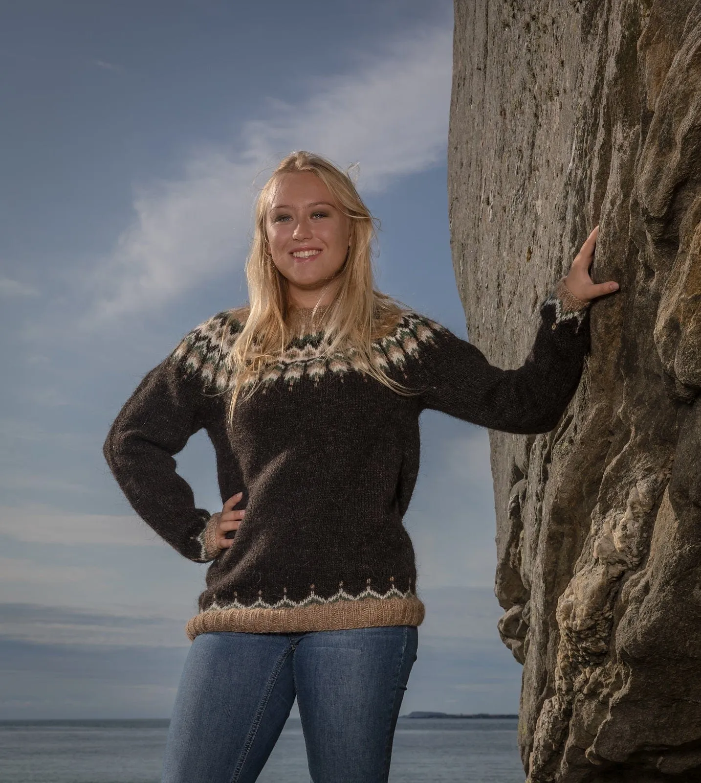 Black Heather Icelandic Sweater Knitting Kit - Hennie