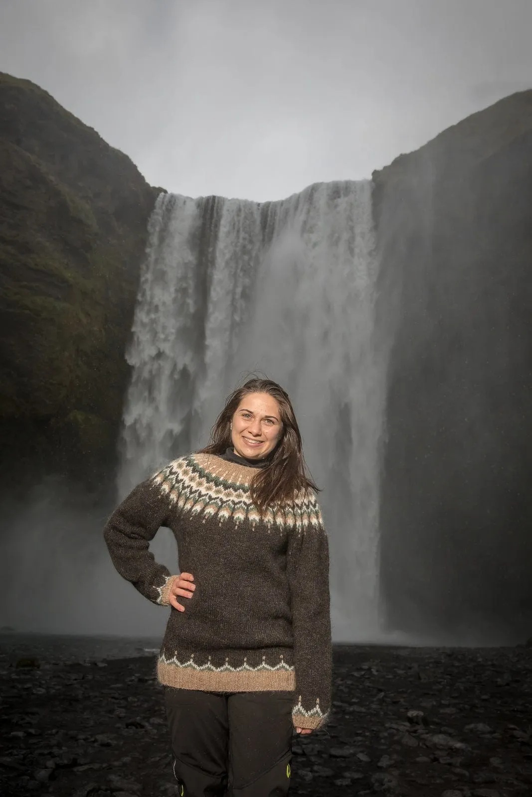 Black Heather Icelandic Sweater Knitting Kit - Hennie