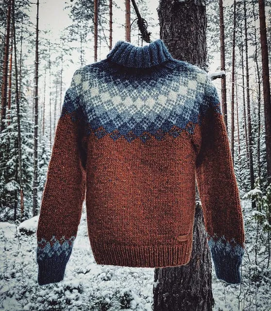 Hiutaleneule Amber Heather - Wool sweater knitting kit