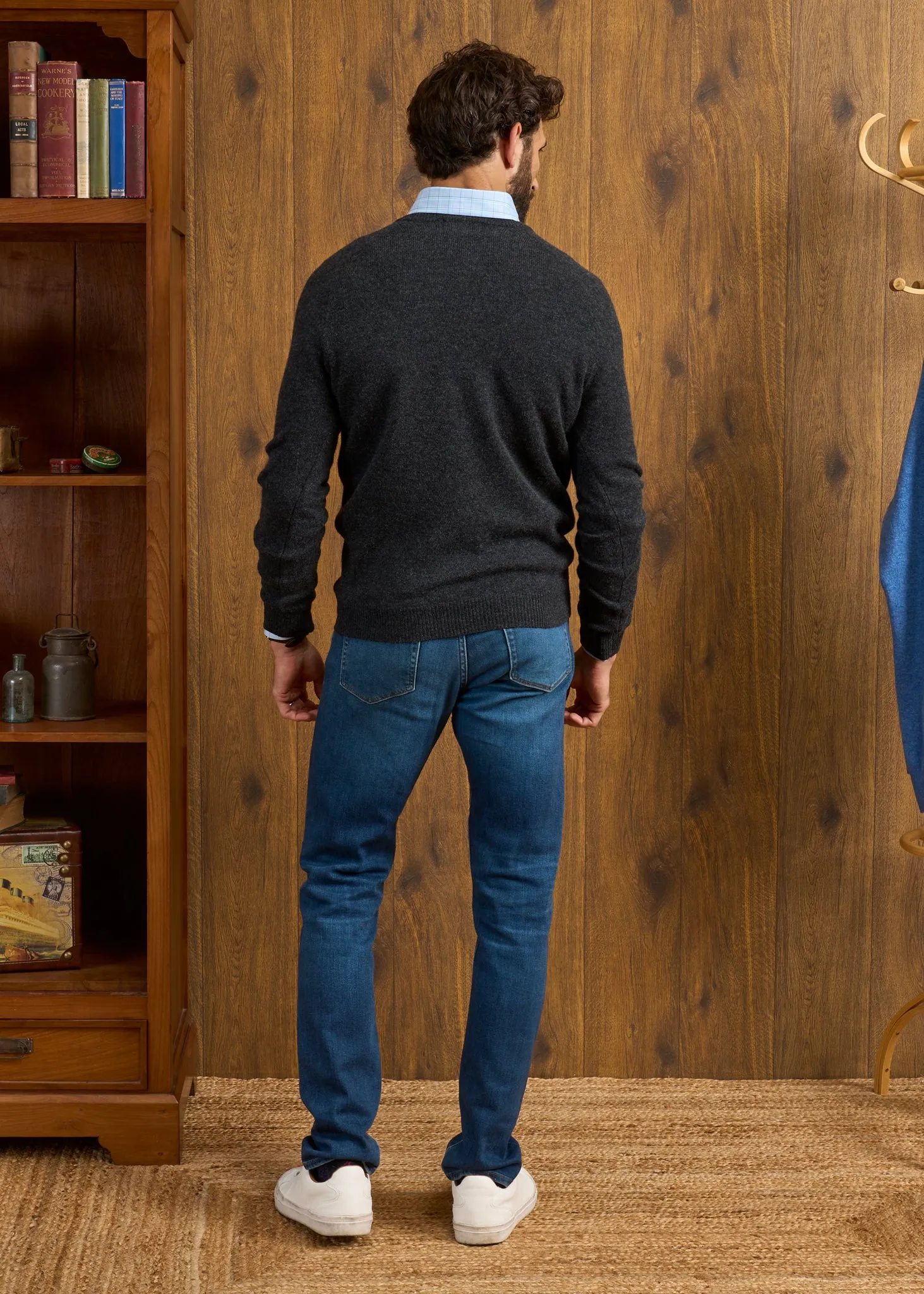 Kilsyth Men's Lambswool Jumper in Charcoal - Regular Fit