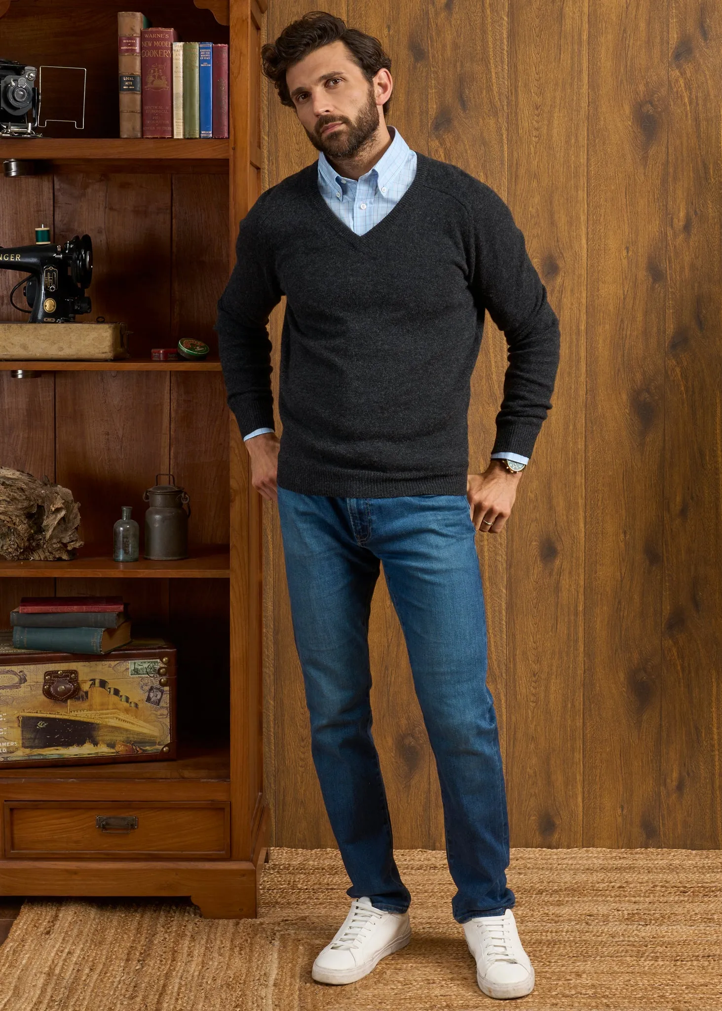 Kilsyth Men's Lambswool Jumper in Charcoal - Regular Fit
