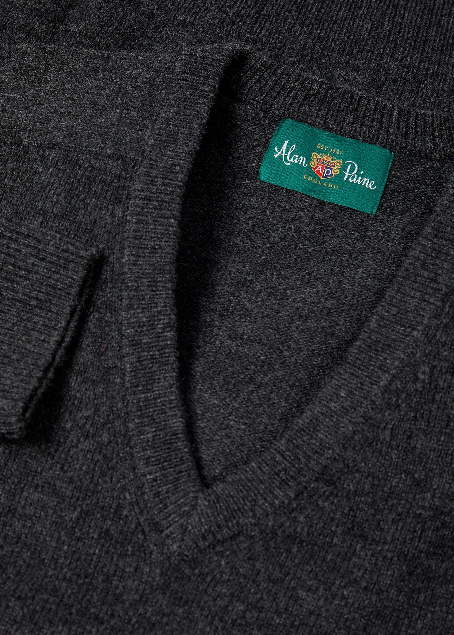 Kilsyth Men's Lambswool Jumper in Charcoal - Regular Fit