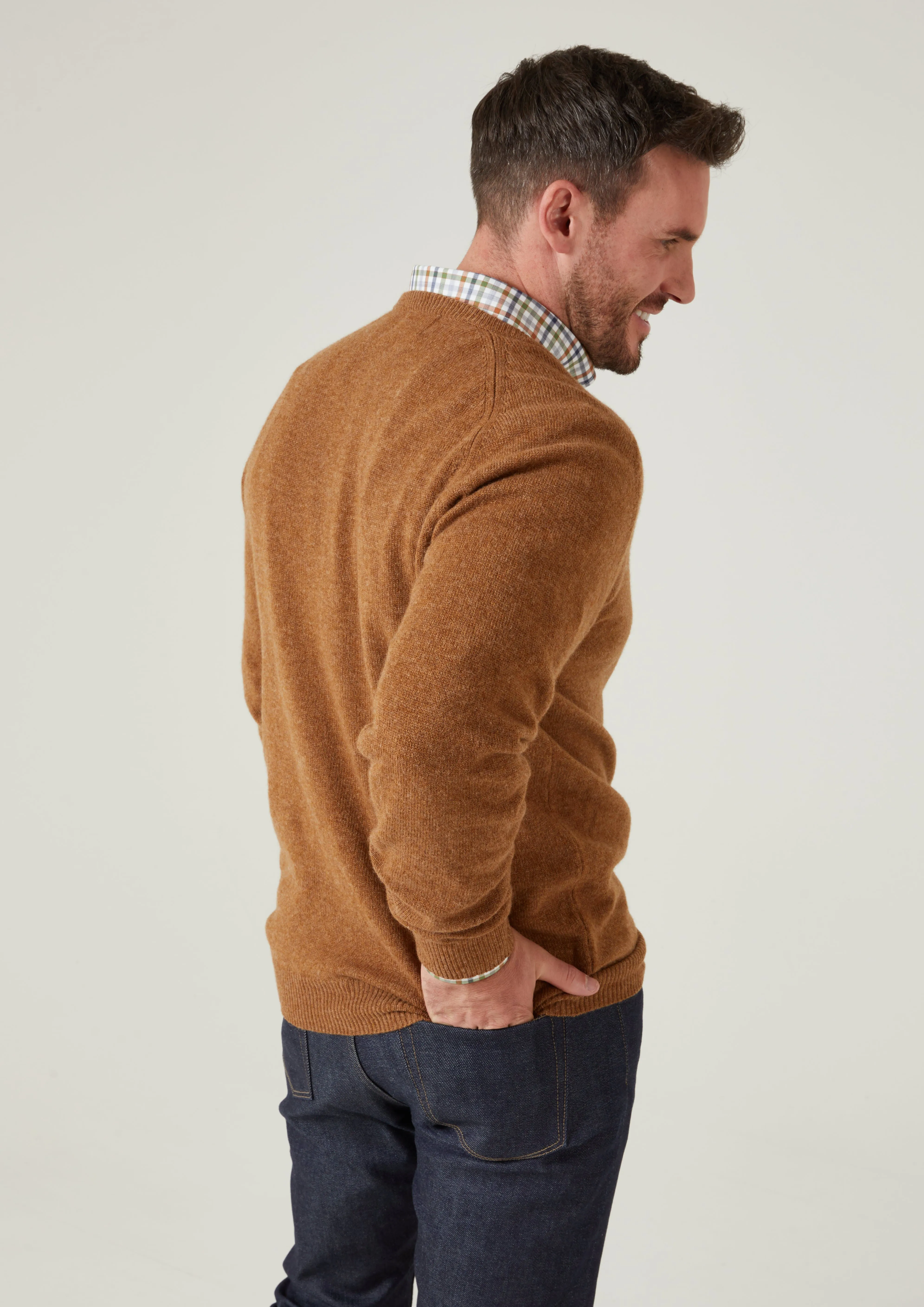 Kilsyth Men's Lambswool Jumper in Driftwood - Regular Fit