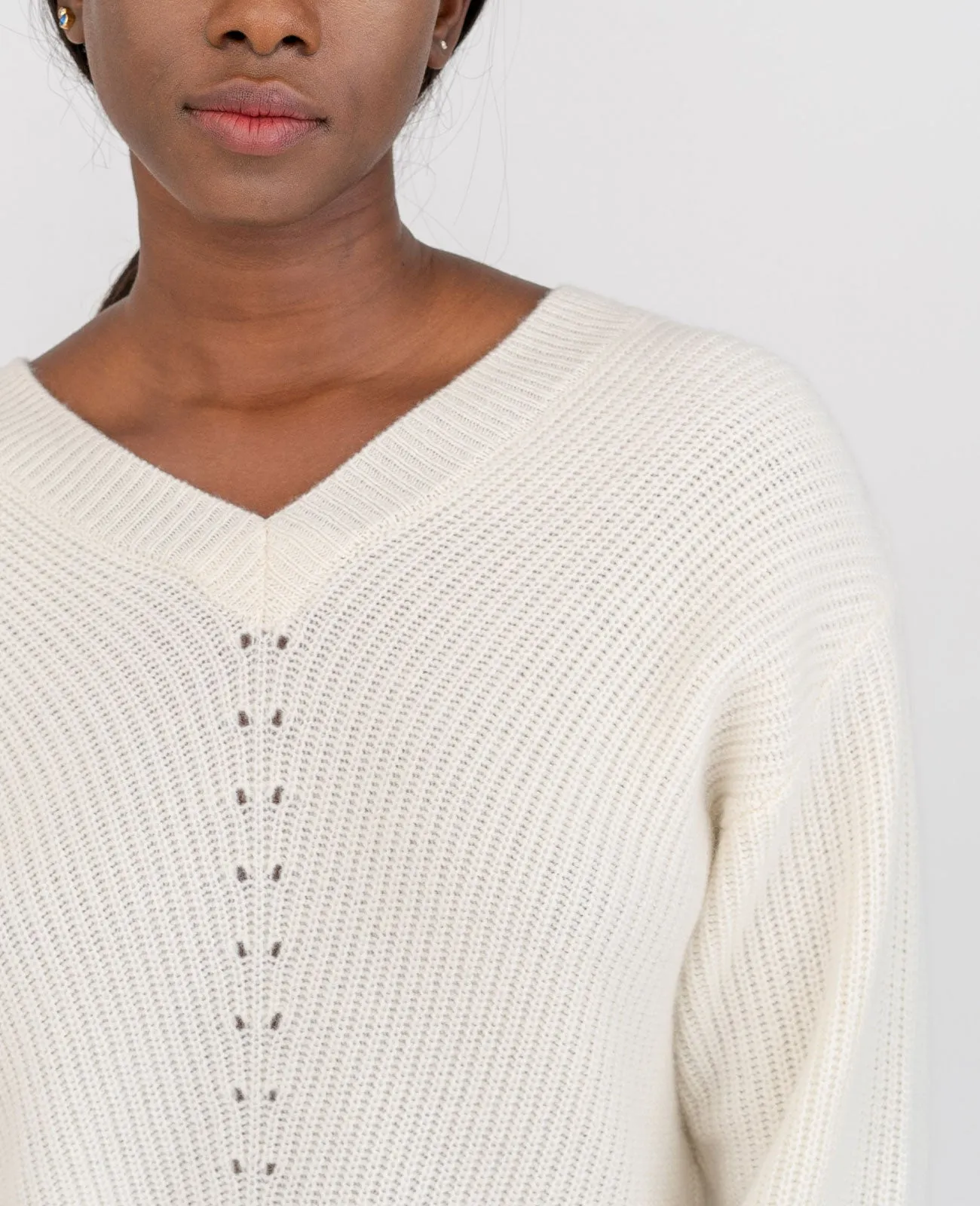 Moving Rib V-Neck Sweater