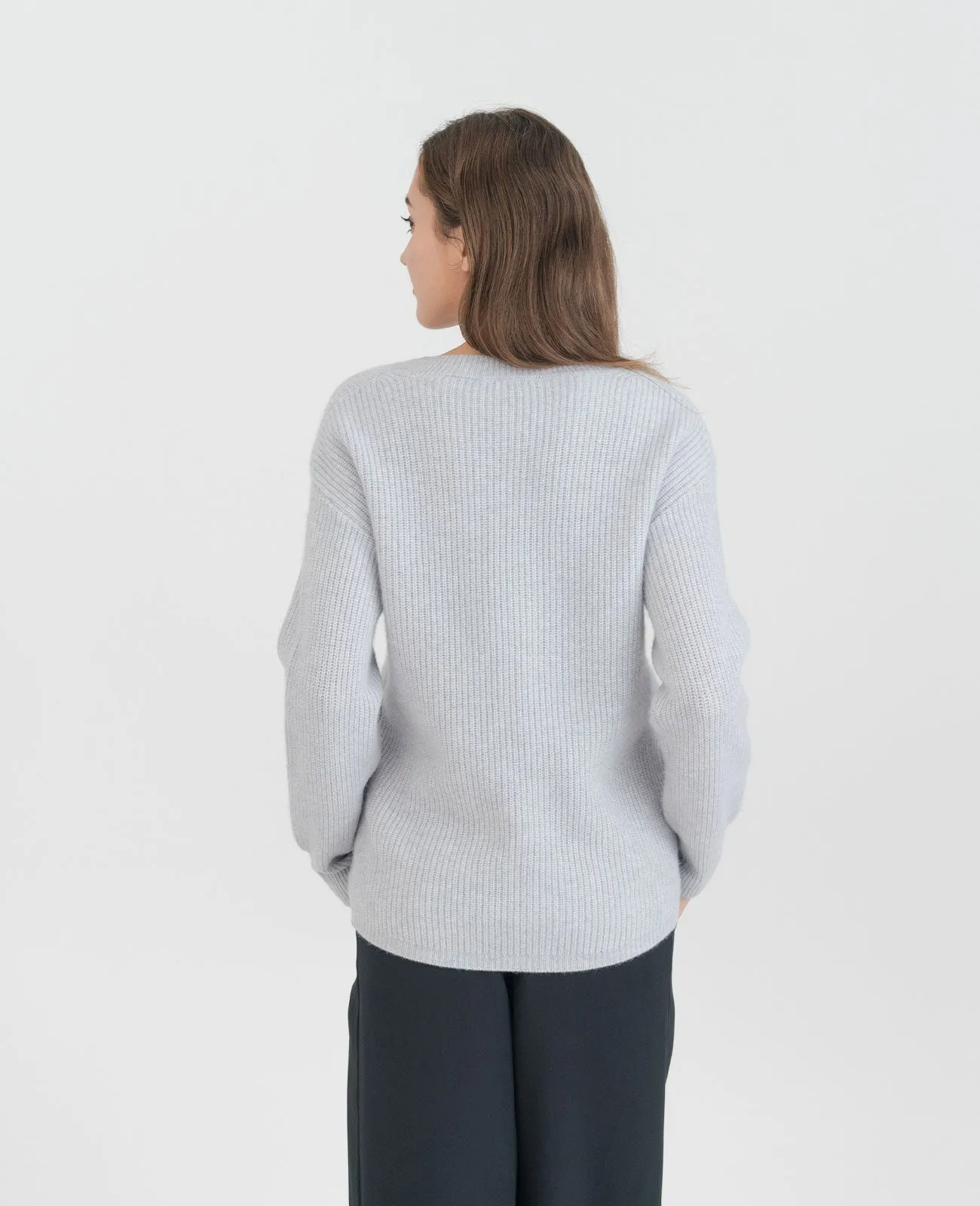 Moving Rib V-Neck Sweater