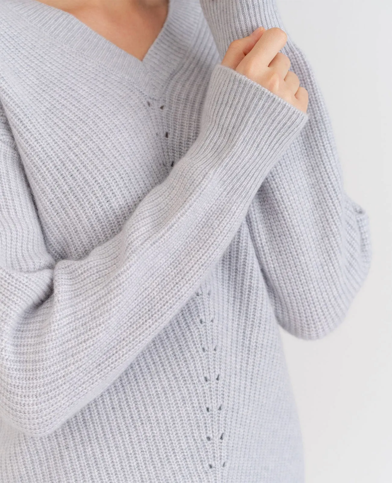 Moving Rib V-Neck Sweater