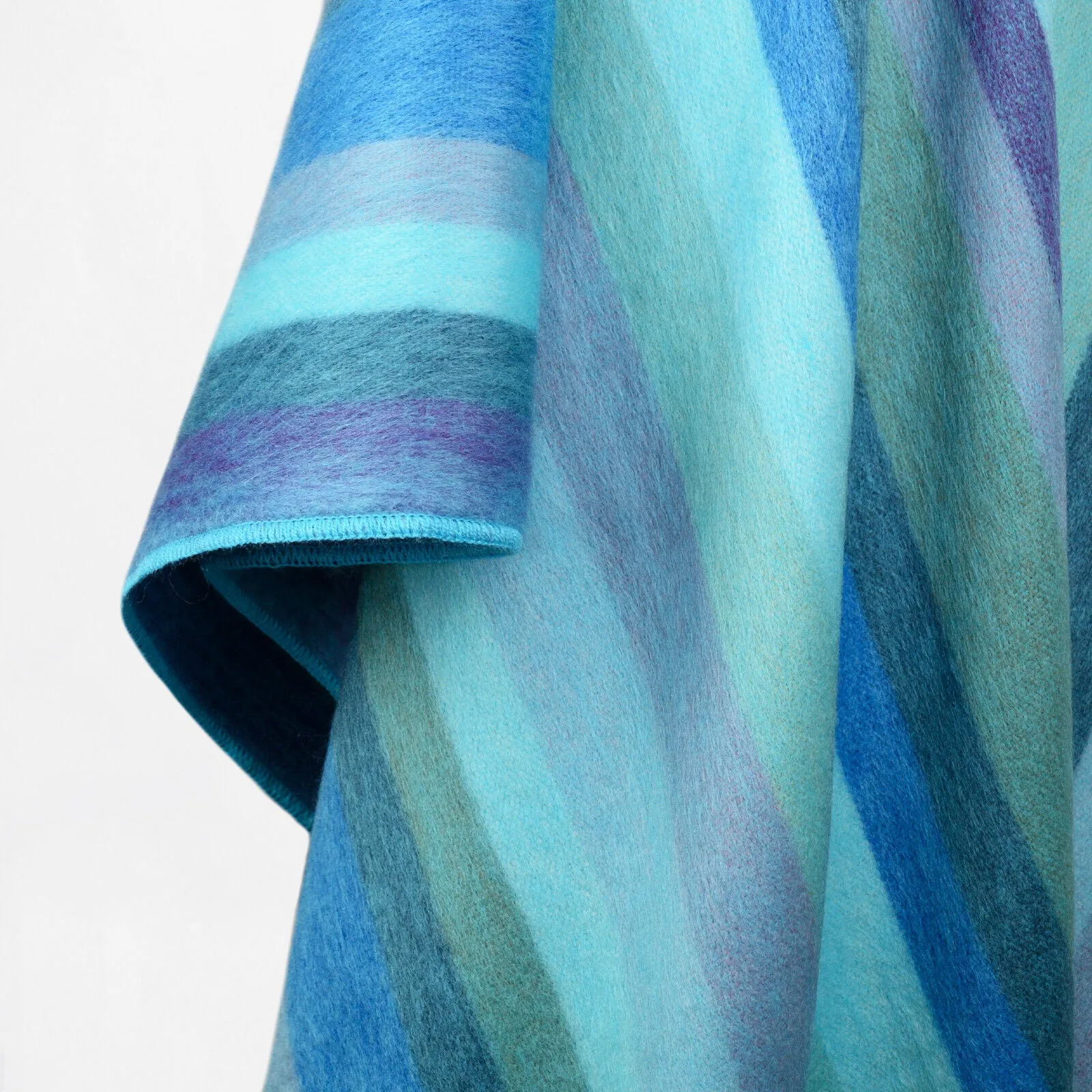Pululahua - Baby Alpaca Wool Throw Blanket / Sofa Cover - Queen 96 x 68 in - Ocean Blue/Teal Navy