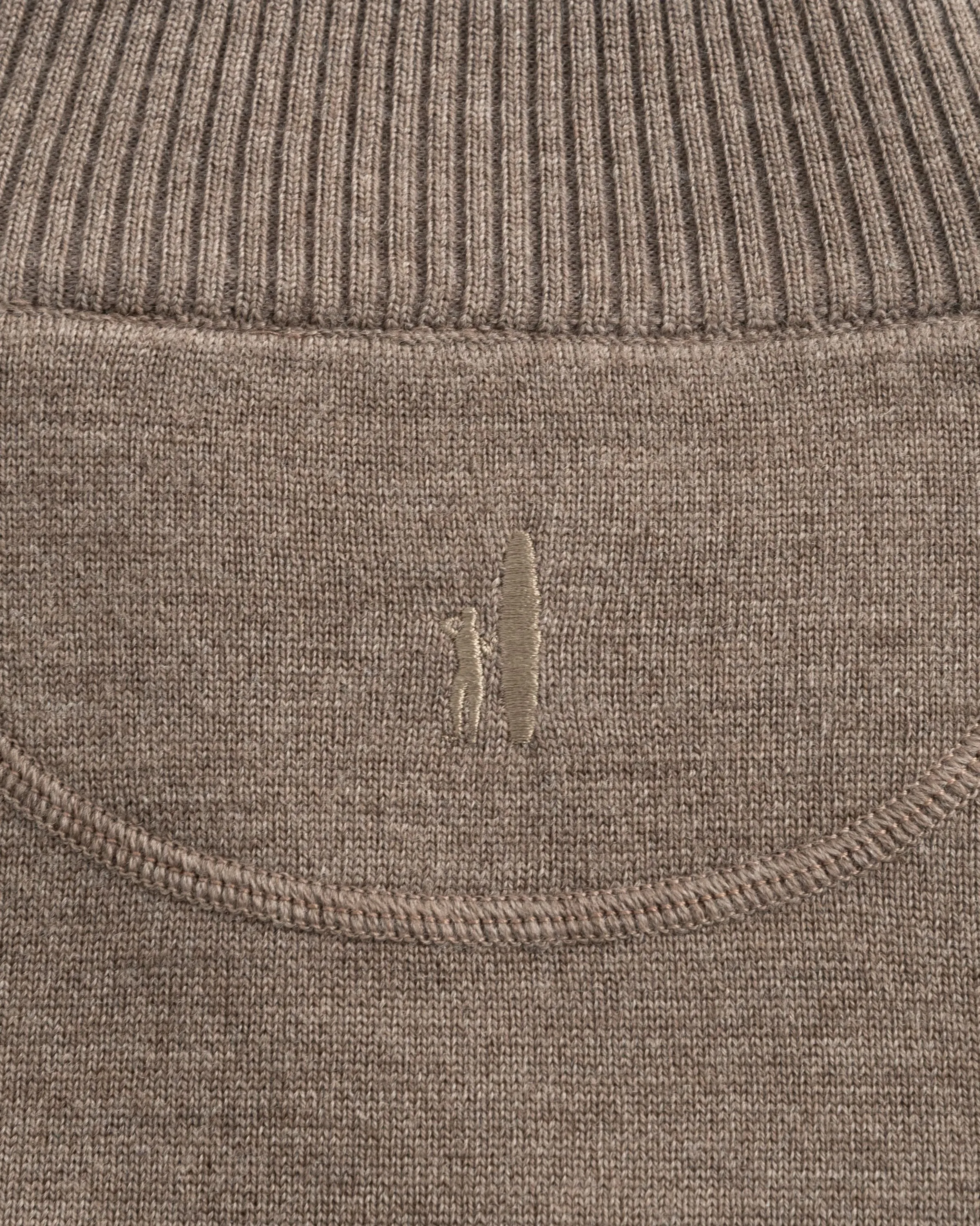 Walnut Raynor 1/4 Zip Pullover - Stylish and Comfortable