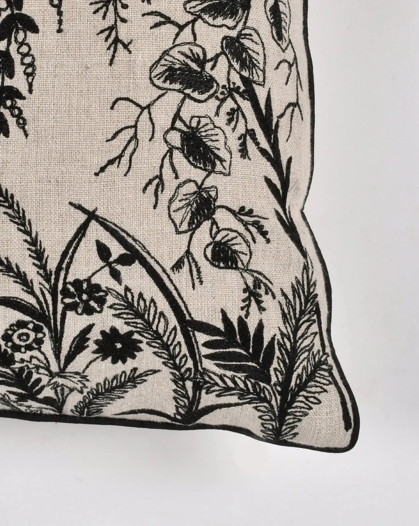 Set of 2 Running Dear Cotton Cushion